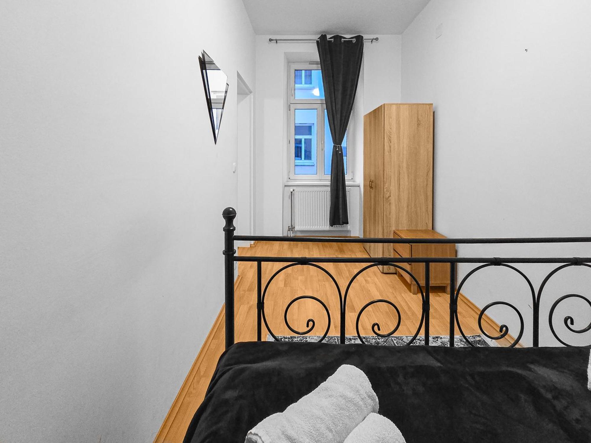 וינה Modern Three-Bedroom, Triple King Beds מראה חיצוני תמונה